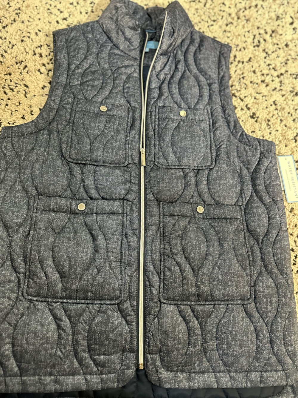 Draper James Quilted Vest in Deep Navy- Water resistant size L - Picture 5 of 10